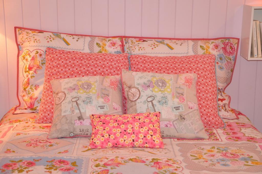 Bed and Breakfast La Maison De Rose Brossac Номер фото