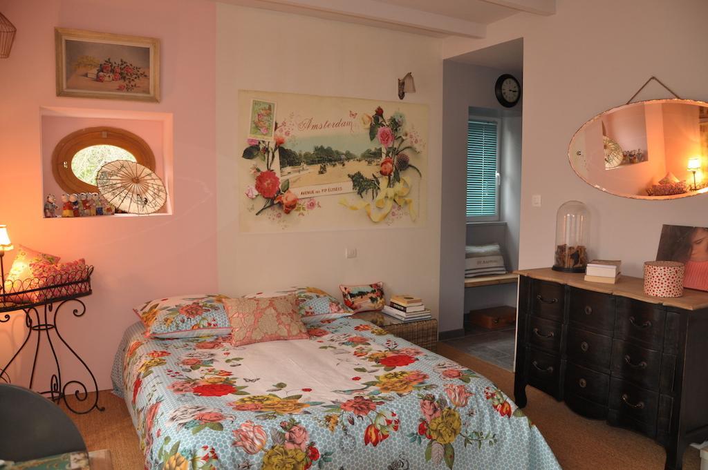 Bed and Breakfast La Maison De Rose Brossac Номер фото